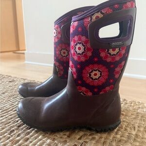 Bogs Floral Patterned Boots in Purple and Red
